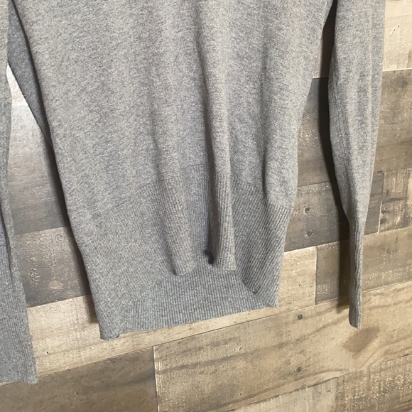 Class Gray Silk Cotton Cashmere Banana Republic Long Sleeve Sweater - Picture 3 of 6